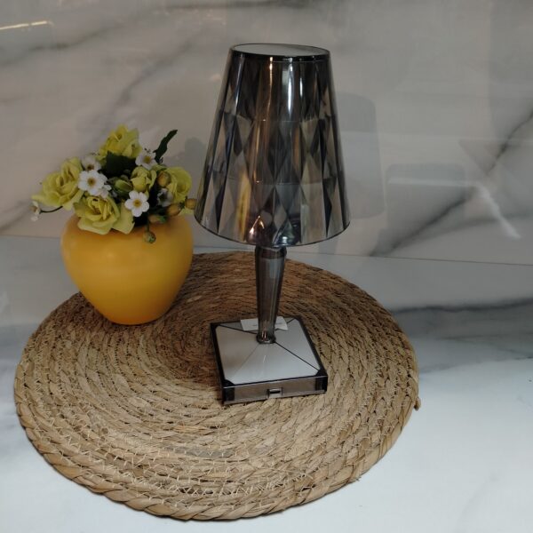 Siyah Lupin Masa Lambası